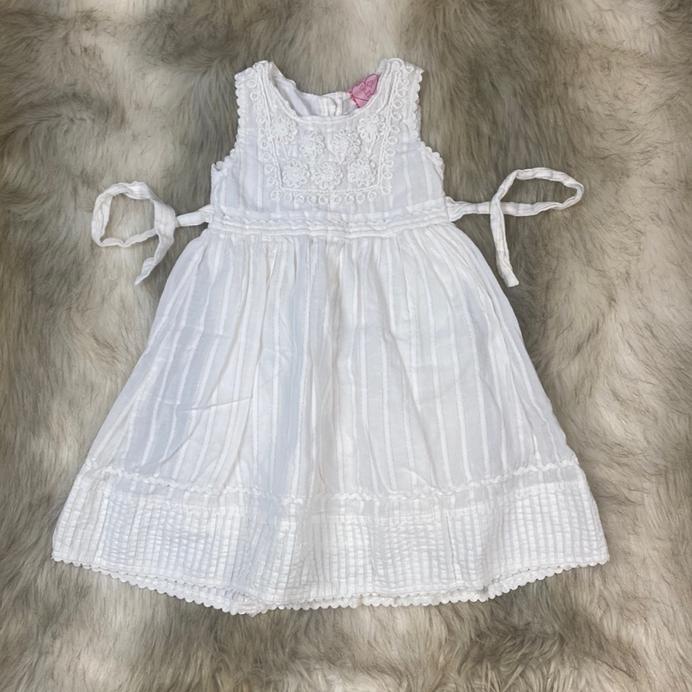 Size 4/5 Cutey Couture Sleeveless Dress